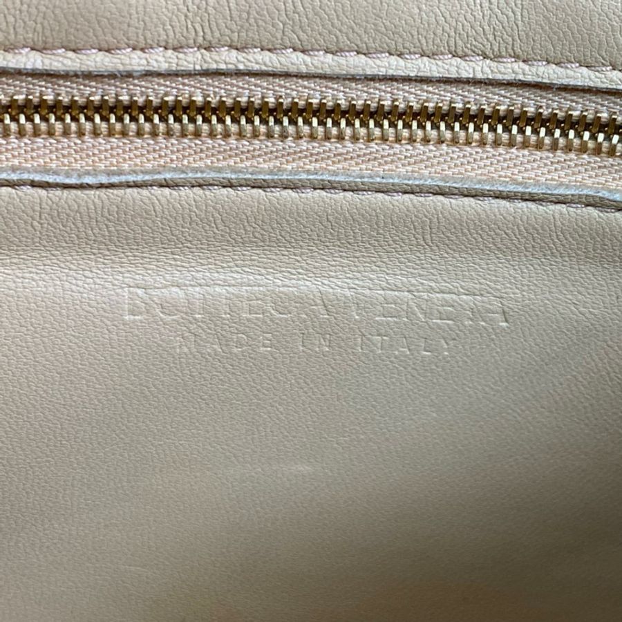 ☆ Bottega Veneta 寶緹嘉 Beige Lambskin Cassette Shoulder Bag 米色小羊皮肩背包-267011582-14