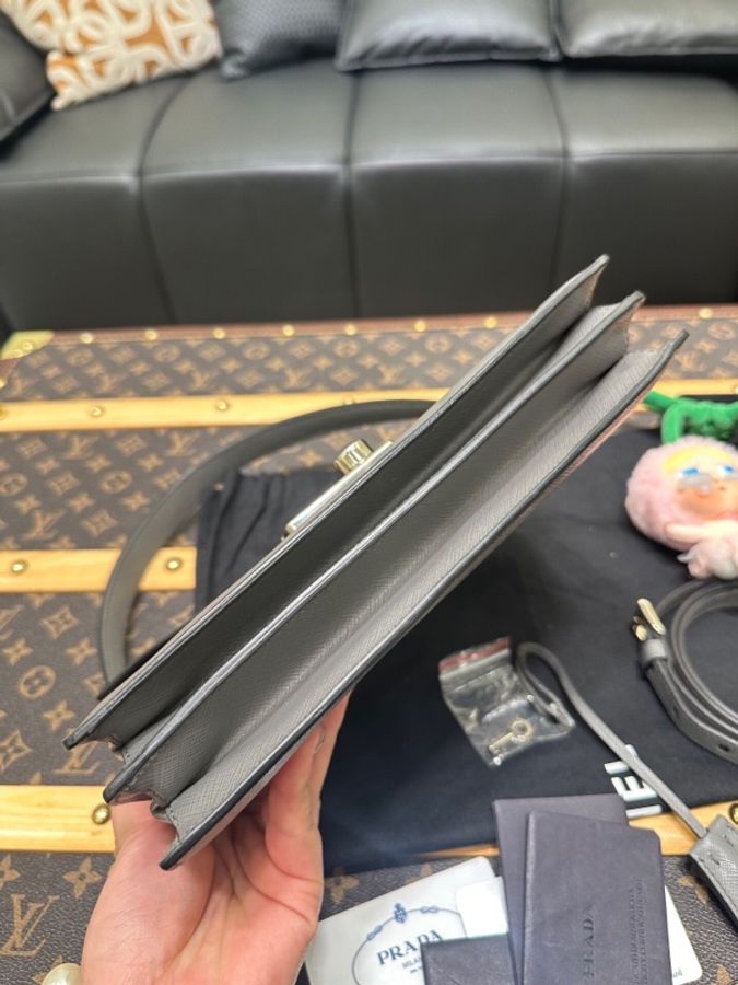 Prada 普拉達 灰色十字紋風琴包 附件 肩帶-3