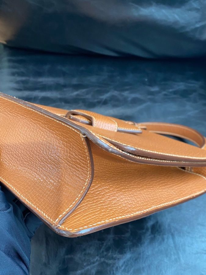 Loewe羅意威葉子包 焦糖色 牙簽紋牛皮-7