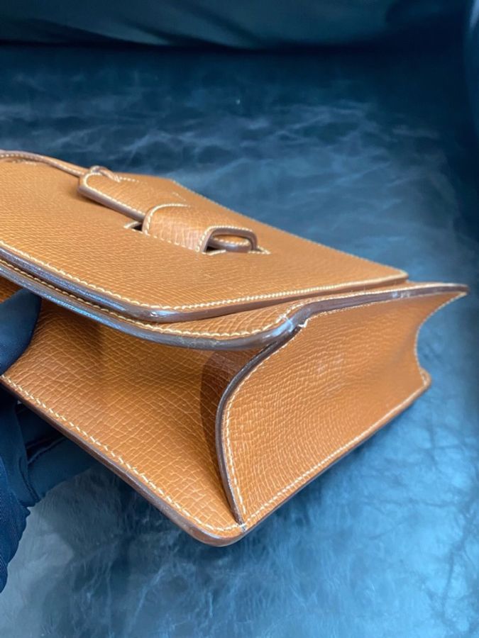 Loewe羅意威葉子包 焦糖色 牙簽紋牛皮-8