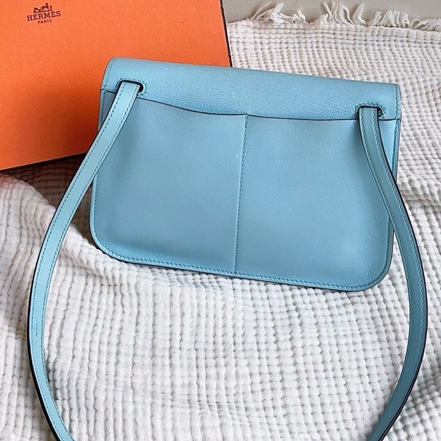 【近新閒置品】Hermes 愛馬仕 Halzan mini A刻 U2微風藍 清晰脫俗的瑪卡龍色系🐳觸感柔軟swift皮,可手提、斜挎-1