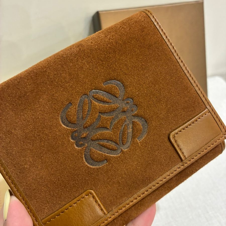 98新🤎#Loewe #復古短夾 #麂皮 #耐磨耐髒 #盒子塵袋購證-2