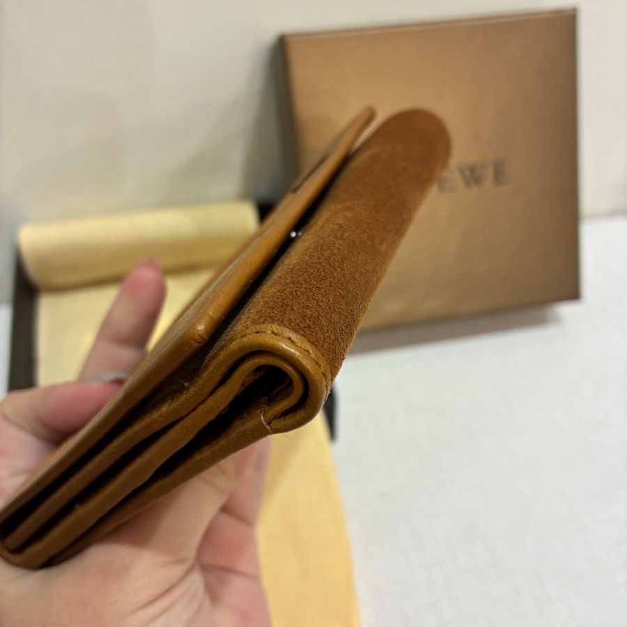 98新🤎#Loewe #復古短夾 #麂皮 #耐磨耐髒 #盒子塵袋購證-9