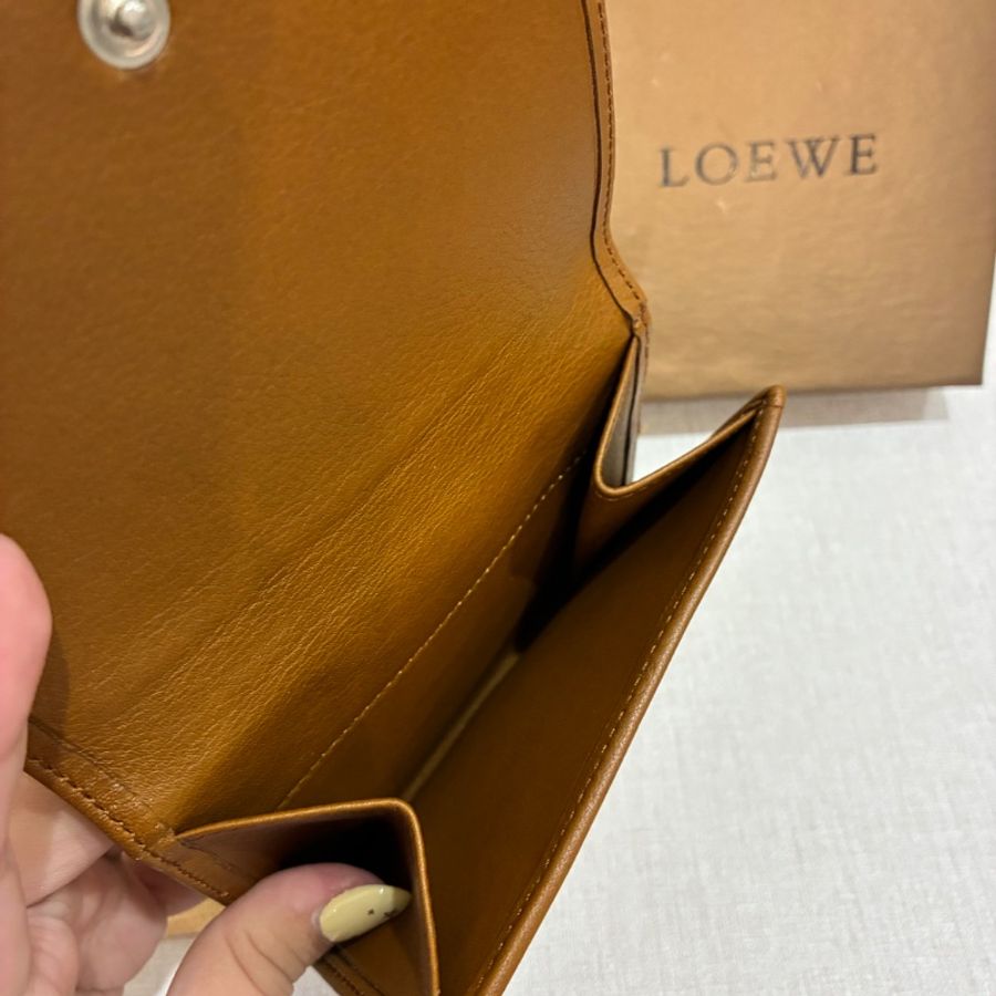 98新🤎#Loewe #復古短夾 #麂皮 #耐磨耐髒 #盒子塵袋購證-10