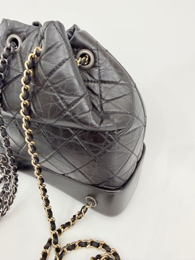 Chanel 黑復刻牛皮霧銀釦皮穿鍊流浪後背包-32