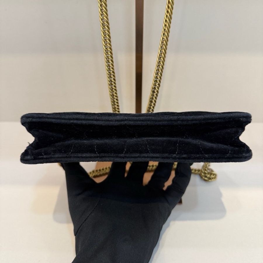 Balenciaga 巴黎世家 黑色絲絨B標woc 鏈條肩帶設計 時髦又百搭 通勤約會都能背-4