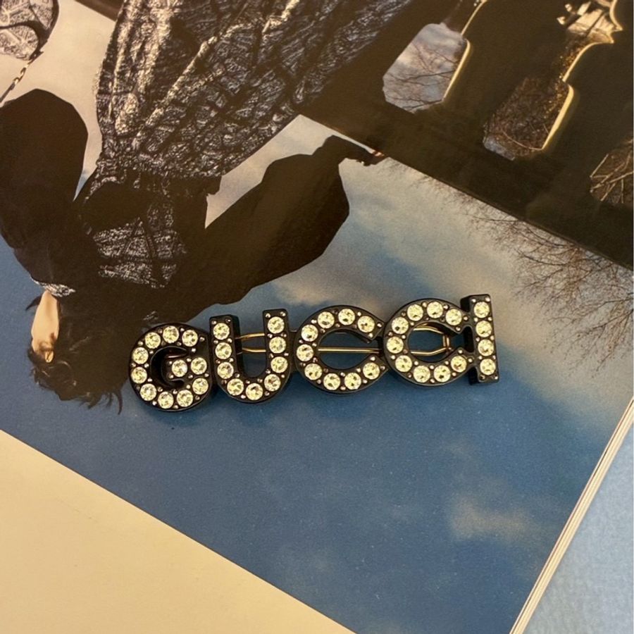 Gucci 滿鑽字體髮夾🎀-0