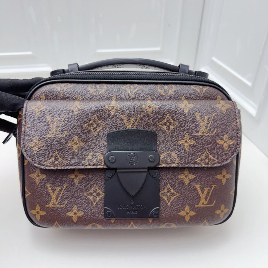 Louis Vuitton 老花黑色郵差包 晶片款-1