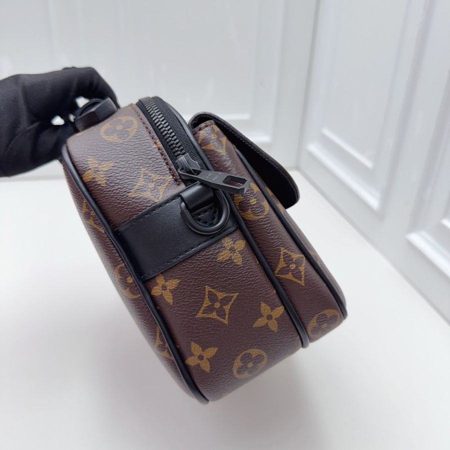 Louis Vuitton 老花黑色郵差包 晶片款-3