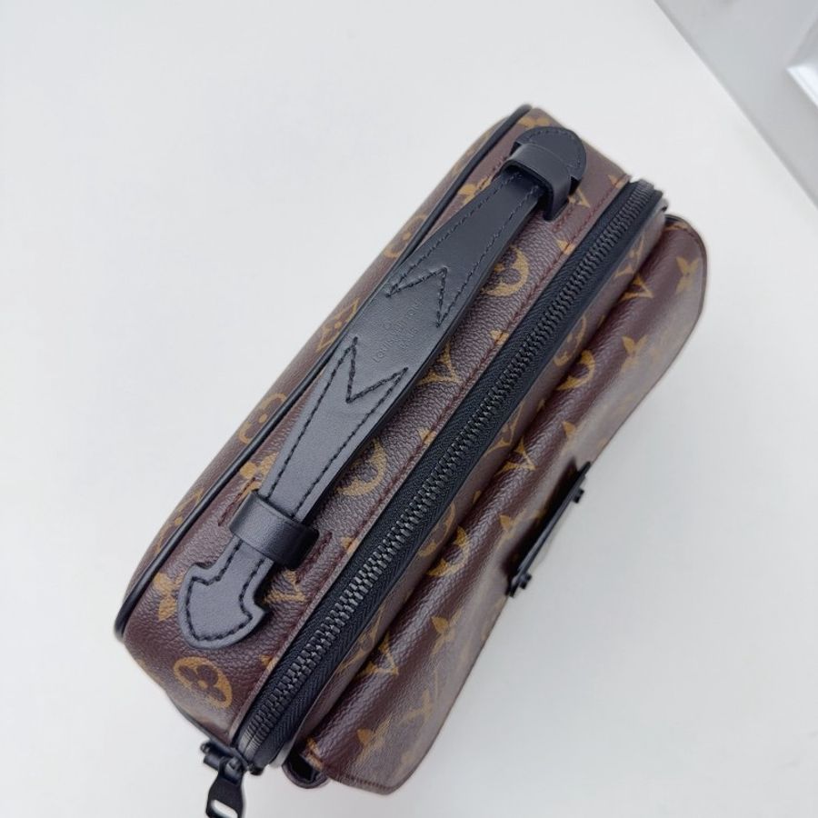 Louis Vuitton 老花黑色郵差包 晶片款-5
