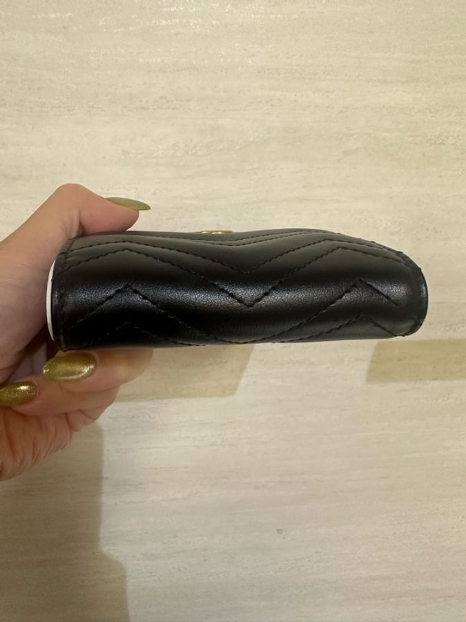 Gucci 黑牛皮山型紋金釦4卡對釦短夾-5