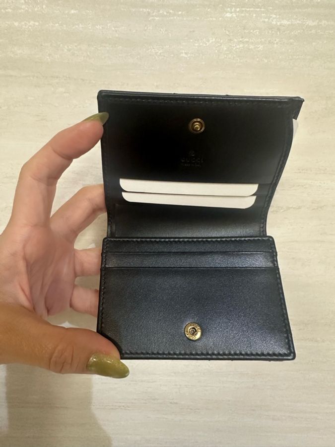 Gucci 黑牛皮山型紋金釦4卡對釦短夾-6
