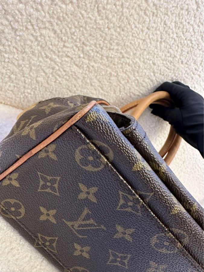 路易威登 Louis Vuitton 曼哈頓老花手提包
雙口袋設計 + 經典老花,復古又時髦
手提出街-9