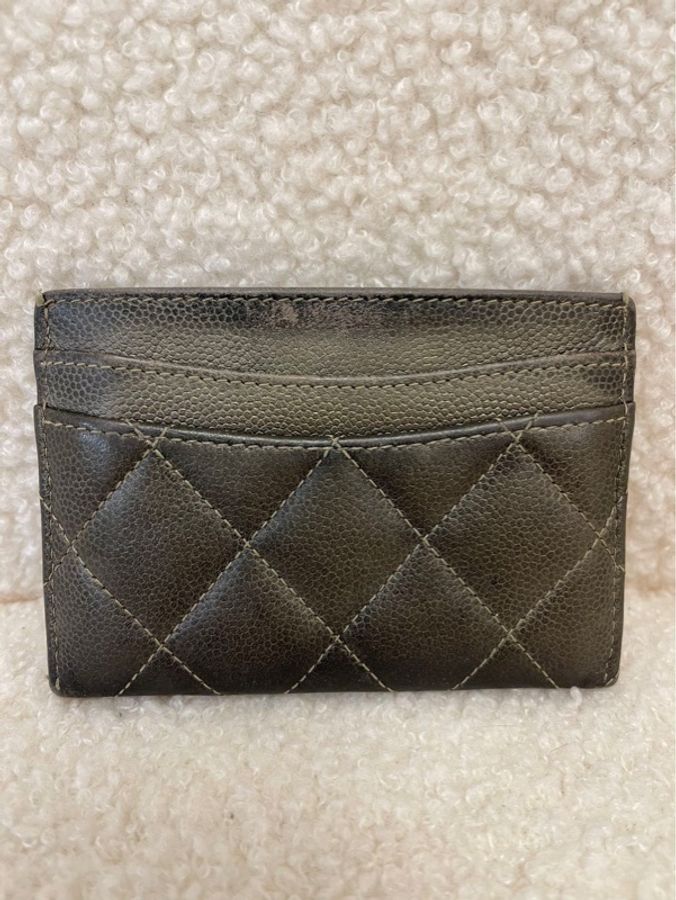 香奈兒 CHANEL 菱格紋銀扣小羊皮卡包(女款)
22開設計
尺寸:長 11.2 cm × 寬 0.5 cm × 高 7.5 cm-3