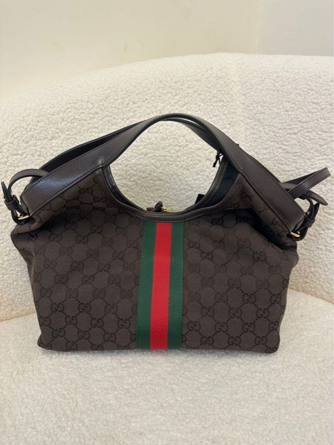 古馳 GUCCI Giglio 琴頂把手單肩手提包(小號)
深棕色帆布拼接條紋,金色五金件
2026年6月購入,閒置成色-1