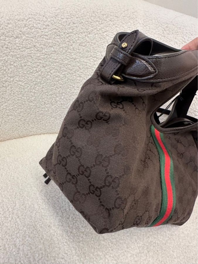 古馳 GUCCI Giglio 琴頂把手單肩手提包(小號)
深棕色帆布拼接條紋,金色五金件
2026年6月購入,閒置成色-13