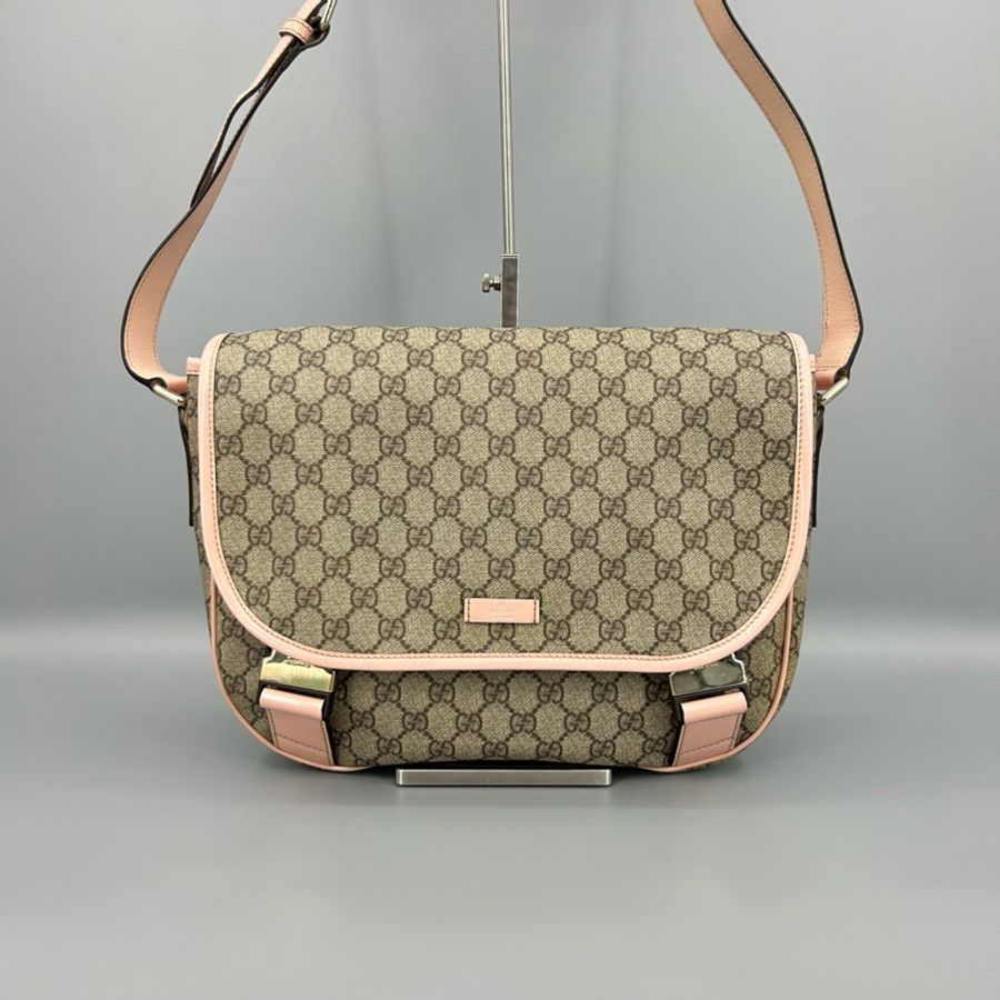 GUCCI 古馳 老花拼粉郵差雙扣單肩斜挎包 33*25-0