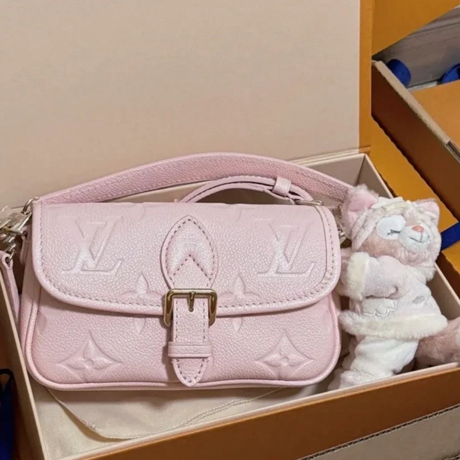 LV 路易威登 櫻花粉 金扣 法棍nano迷你單肩包 芯片款 18cm-0