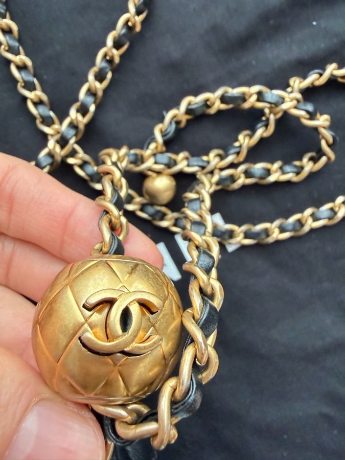 CHANEL 金球方胖 黑金 羊皮 保卡完整 附內膽包-21