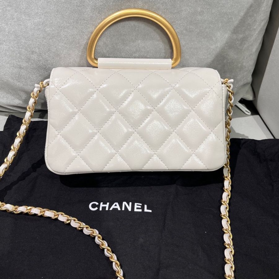 香奈兒Chanel白色油蠟羊皮白金23B金屬手柄鏈條包 芯片-1