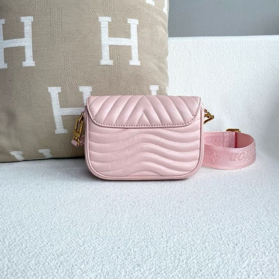 LV new wave三合一櫻花粉屁股包 牛皮 金扣 18*13*5 9新 配件肩帶 鏈條 子包 塵袋-1