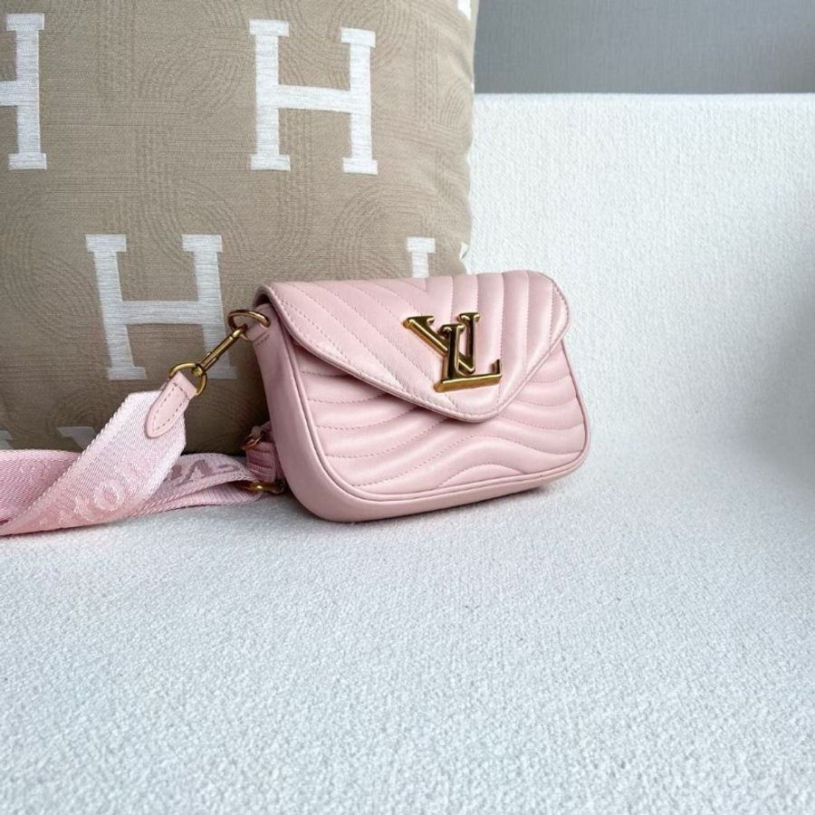 LV new wave三合一櫻花粉屁股包 牛皮 金扣 18*13*5 9新 配件肩帶 鏈條 子包 塵袋-4