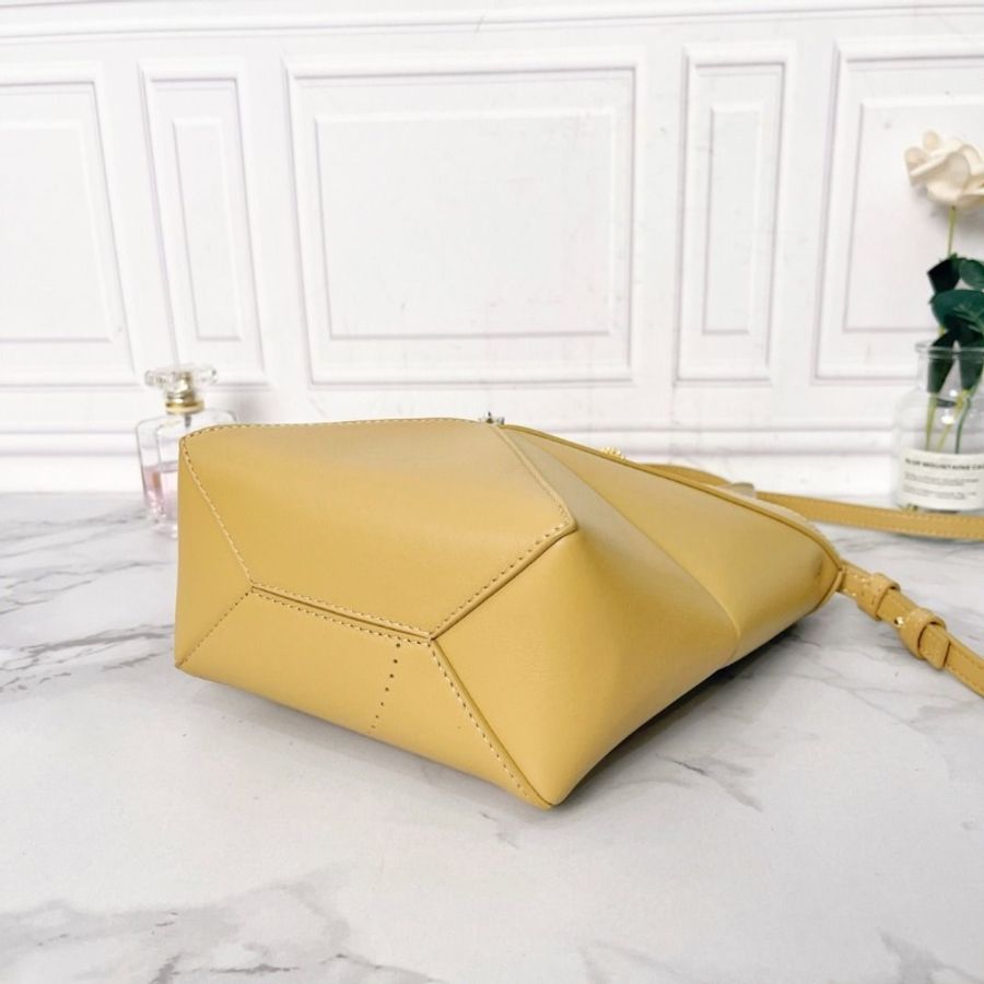 LOEWE 情人節限定薑黃色 小刺蝟別針幾何tote迷你托特包 16×20cm 9新 配件塵袋-6