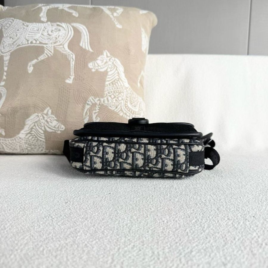 Dior 黑色老花AND PARLEY郵差包 20*14*6 98新配件塵袋-5