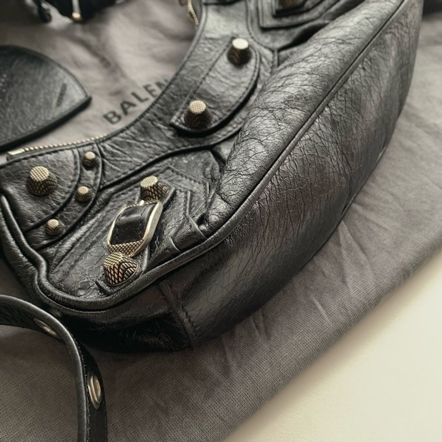巴黎世家 BALENCIAGA le cagole XS 月牙包-2