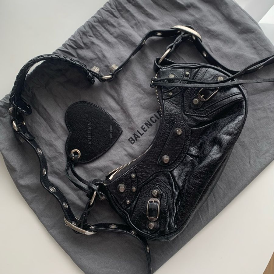 巴黎世家 BALENCIAGA le cagole XS 月牙包-5