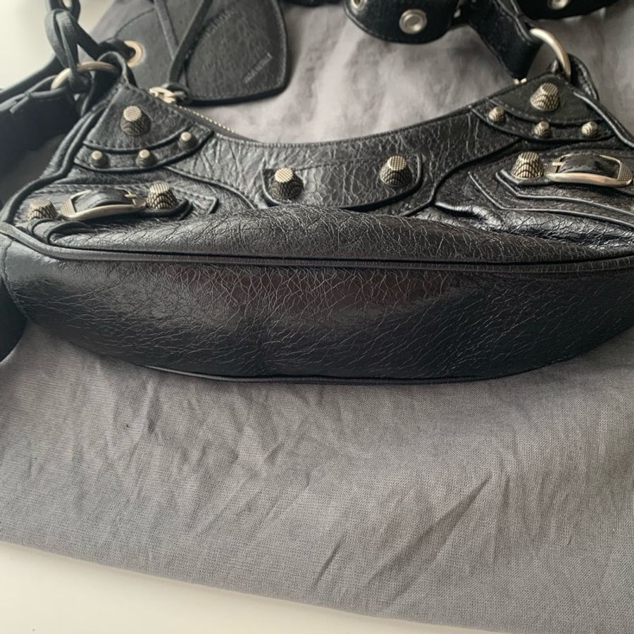 巴黎世家 BALENCIAGA le cagole XS 月牙包-7