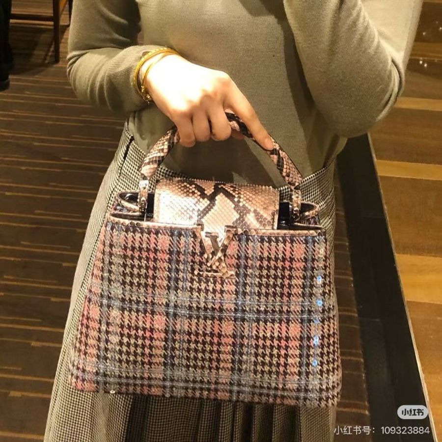️LV Capucines 經典格紋手提包 亮片cap 粉色拼蛇皮 27*18*10 99新配件肩帶 塵袋-1