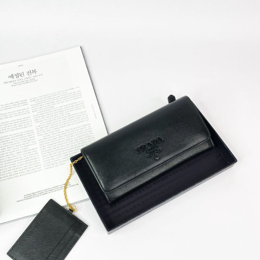 PRADA 浮雕LOGO 防刮信封長夾 黑色-0