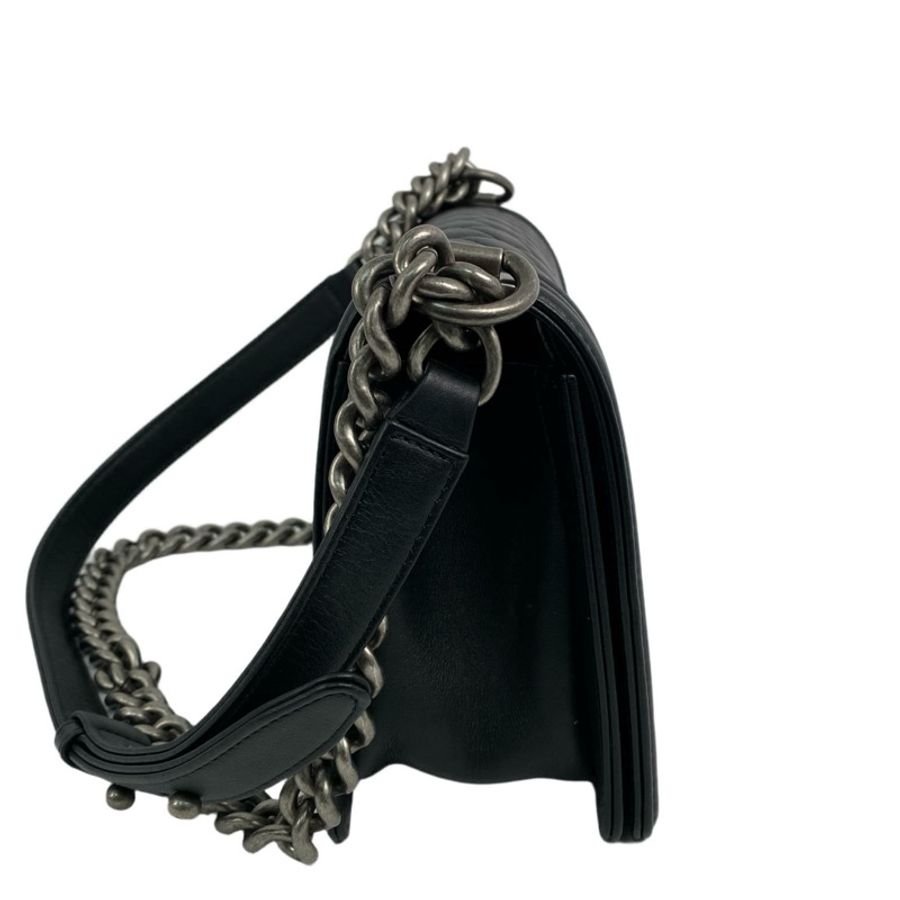 △ CHANEL 香奈兒 Black Lambskin 25CM Ruthenium-Finish Metal Boy Chain Shoulder Bag 黑色小羊皮鍍釕金屬鎖鏈肩背包 A67086-267009278-4