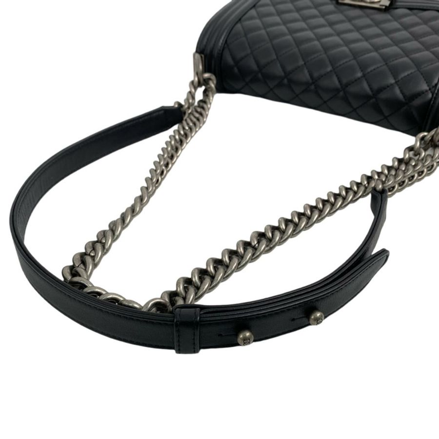 △ CHANEL 香奈兒 Black Lambskin 25CM Ruthenium-Finish Metal Boy Chain Shoulder Bag 黑色小羊皮鍍釕金屬鎖鏈肩背包 A67086-267009278-16
