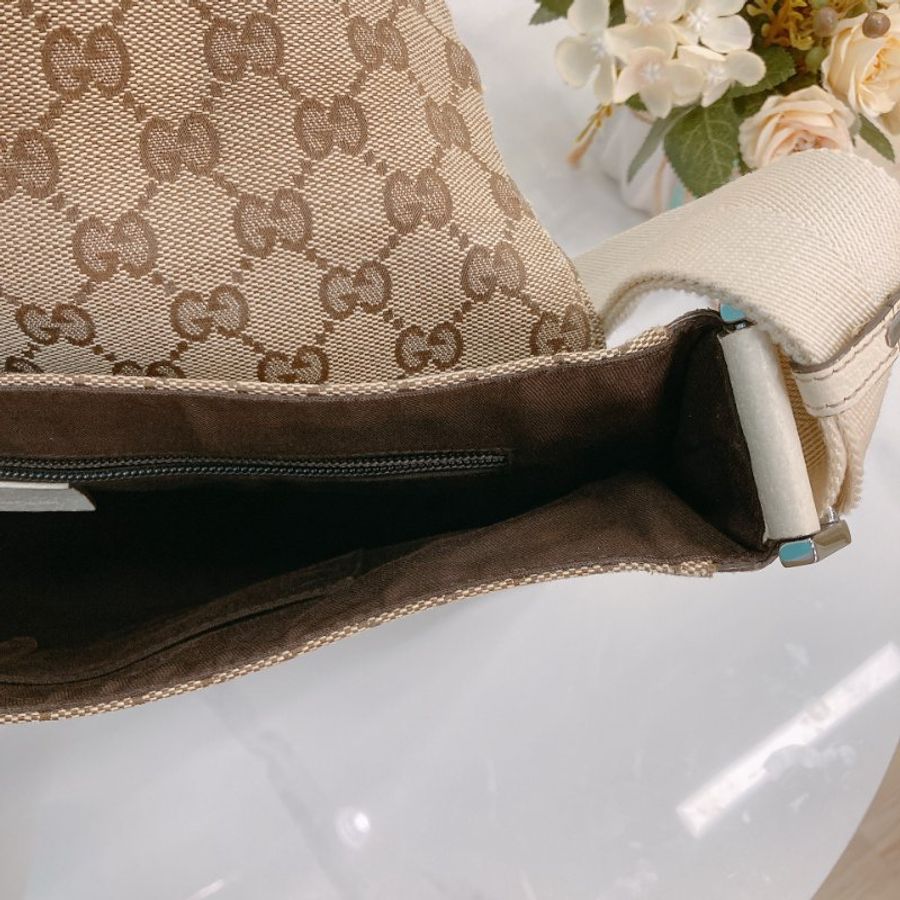 MS0745 Gucci 古馳 斜背包 經典老花紋 帆布包 米白色 銀扣 Shoulder Bag GG Canvas 30CM Beige x PHW-23
