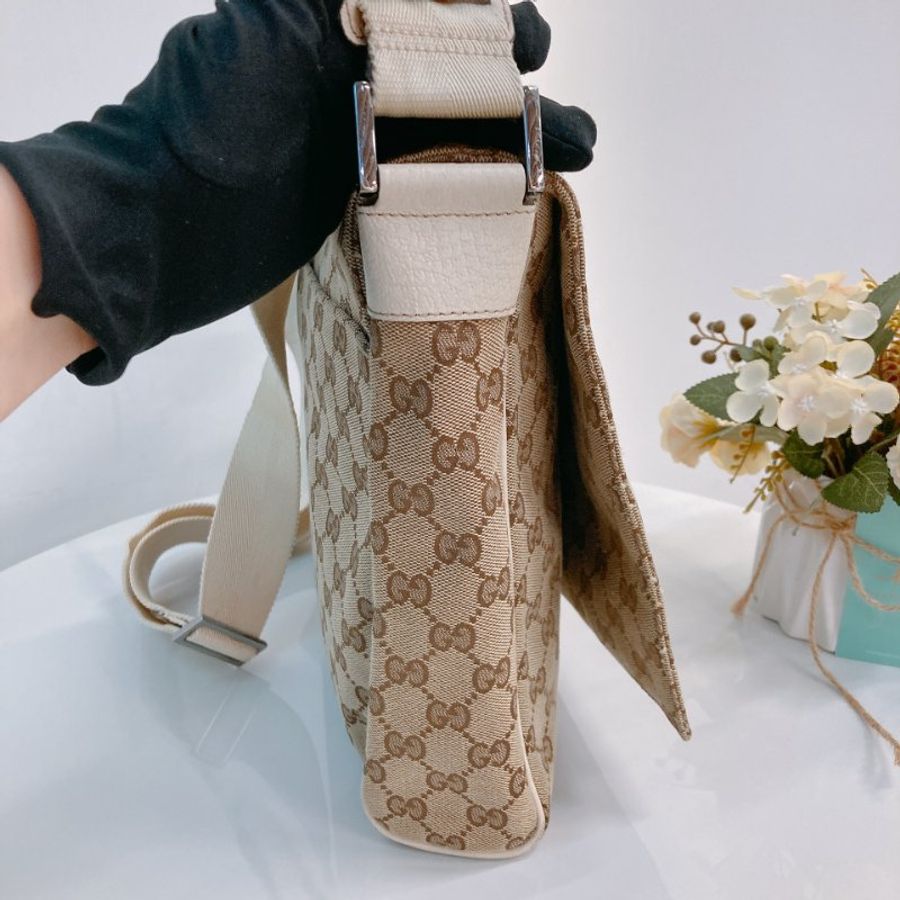 MS0745 Gucci 古馳 斜背包 經典老花紋 帆布包 米白色 銀扣 Shoulder Bag GG Canvas 30CM Beige x PHW-30