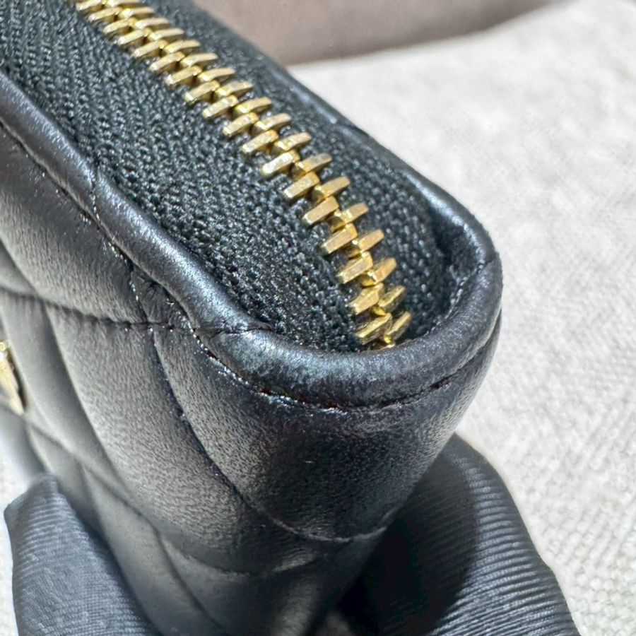 CHANEL 經典黑金羊皮拉鍊零錢包-23