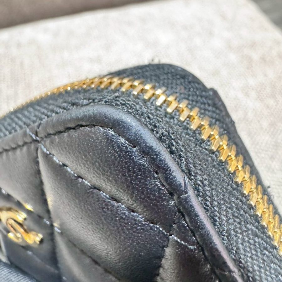 CHANEL 經典黑金羊皮拉鍊零錢包-25