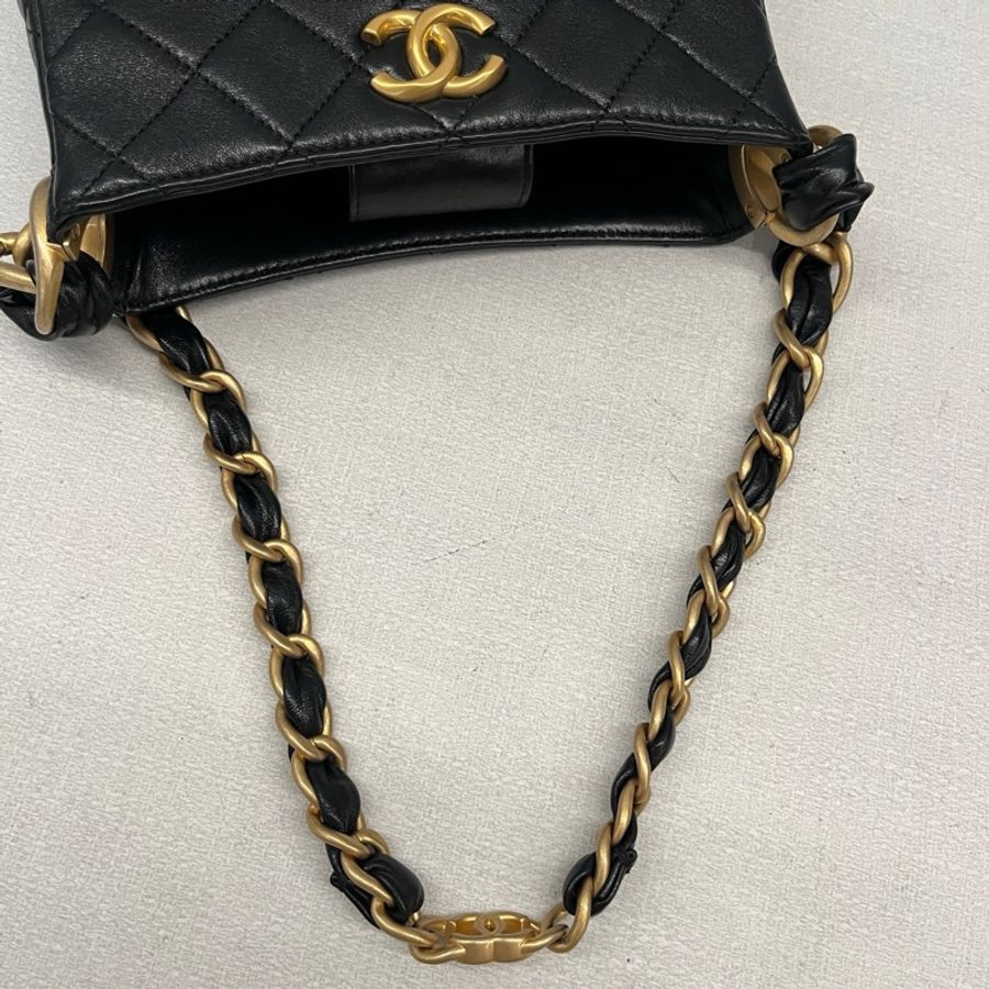 Chanel香奈兒小號黑金Hobo粗鏈腋下包單肩包 芯片款 黑金配色百搭不挑人-9