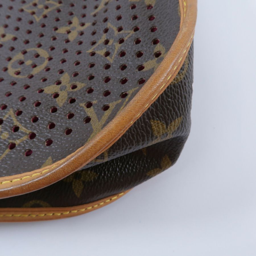LOUIS VUITTON Monogram Perfo Musette肩背袋-11