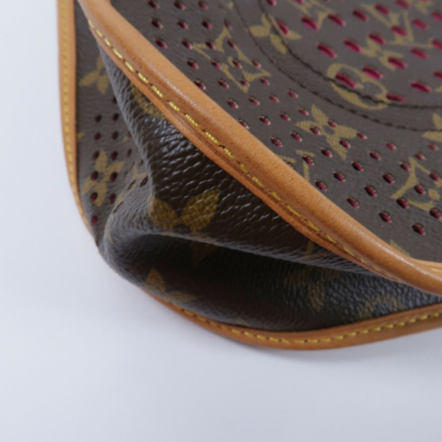 LOUIS VUITTON Monogram Perfo Musette肩背袋-12