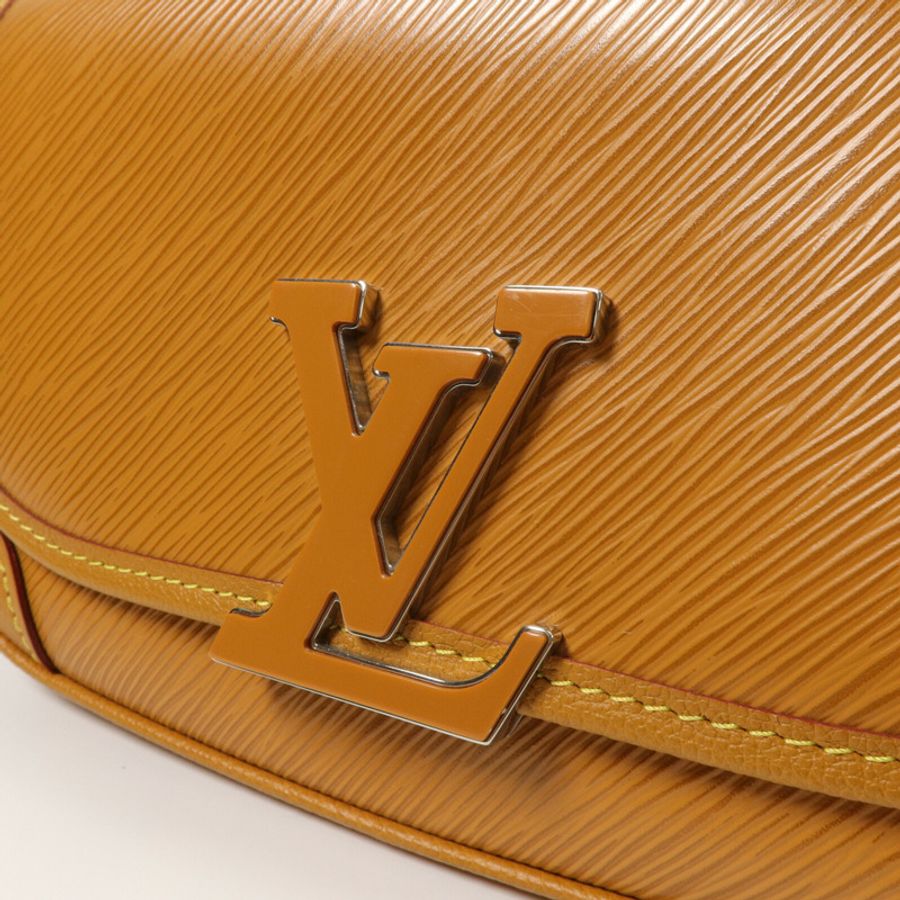 LOUIS VUITTON Epi Buci肩背袋-6