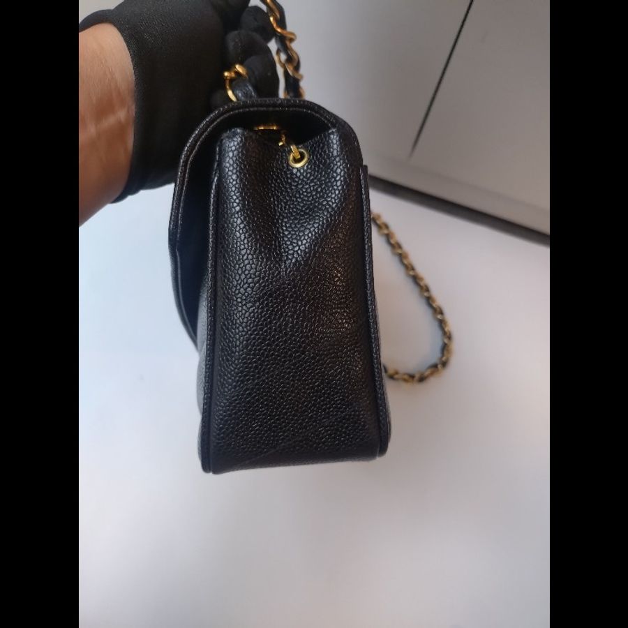 Chanel 金鍊古董黑荔枝皮V格斜背口蓋包-10