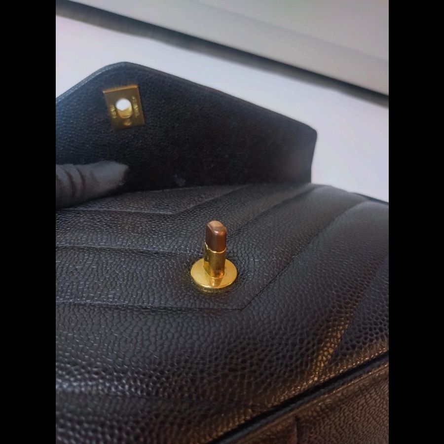 Chanel 金鍊古董黑荔枝皮V格斜背口蓋包-27
