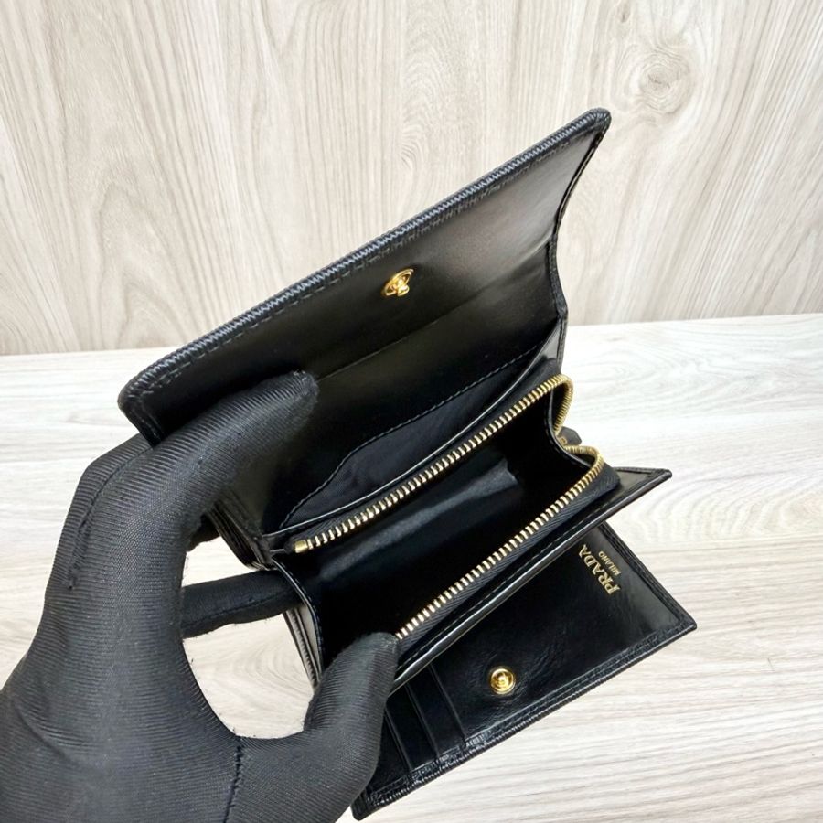 PRADA🖤黑金牛皮三折短夾-9