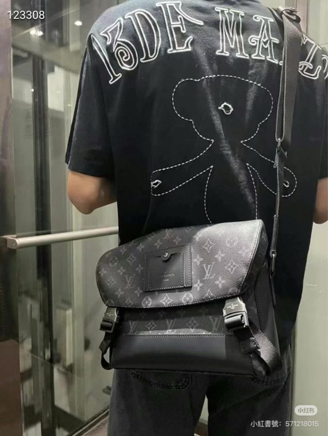 #小號郵差包 男士 黑老花🔥LV路易威登 Voyager-1