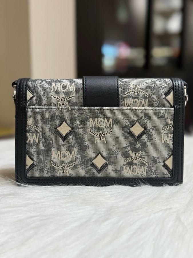 99新MCM tracy復古印花鏈條斜挎包 皮革黑色女款-2