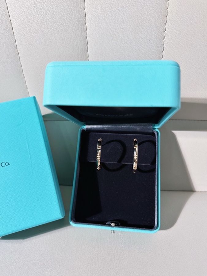 98新 Tiffany蒂芙尼 Atlas X系列 經典大圈Hoop耳環,18K玫瑰金,以紐約旗艦店時鐘的羅馬數字為靈感設計-4