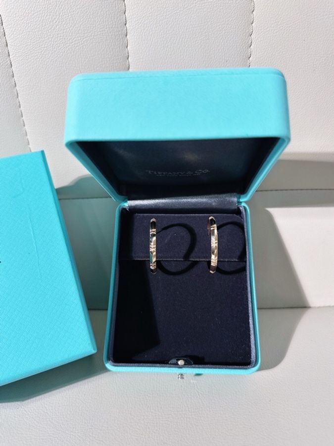 98新 Tiffany蒂芙尼 Atlas X系列 經典大圈Hoop耳環,18K玫瑰金,以紐約旗艦店時鐘的羅馬數字為靈感設計-5
